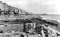 Building-the-Promenade-along-the-seafront.-1933
